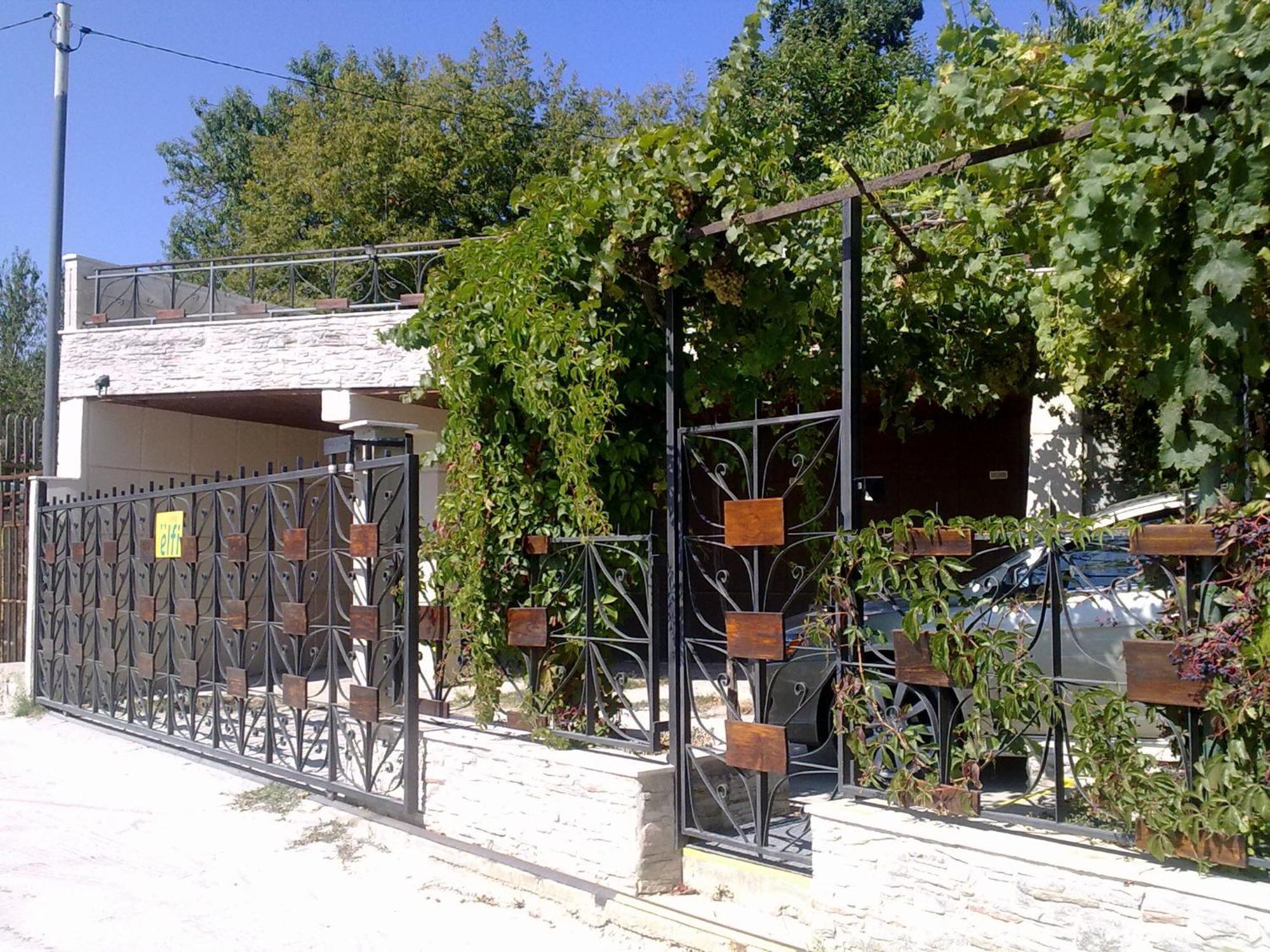 Villa Elfi Golden Sands Bagian luar foto
