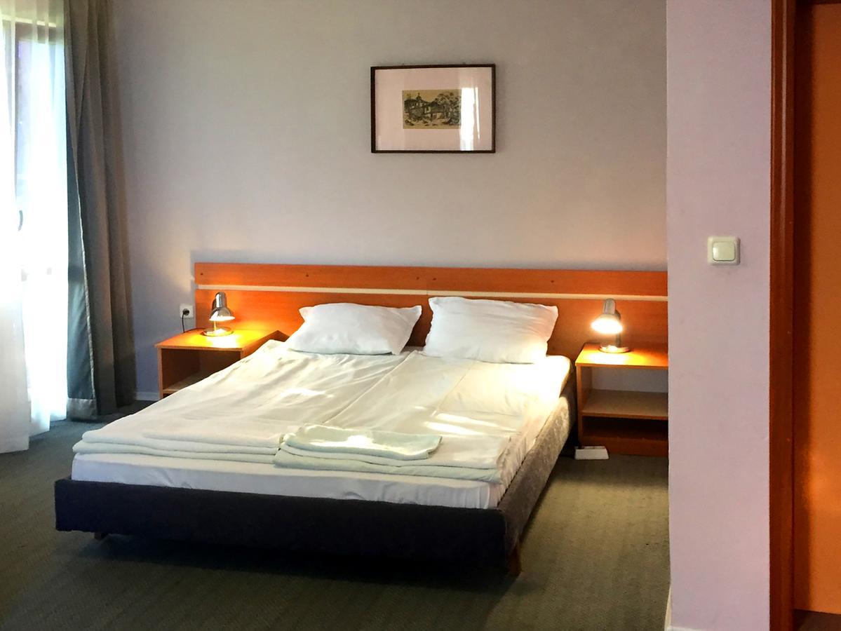 Villa Elfi Golden Sands Bagian luar foto