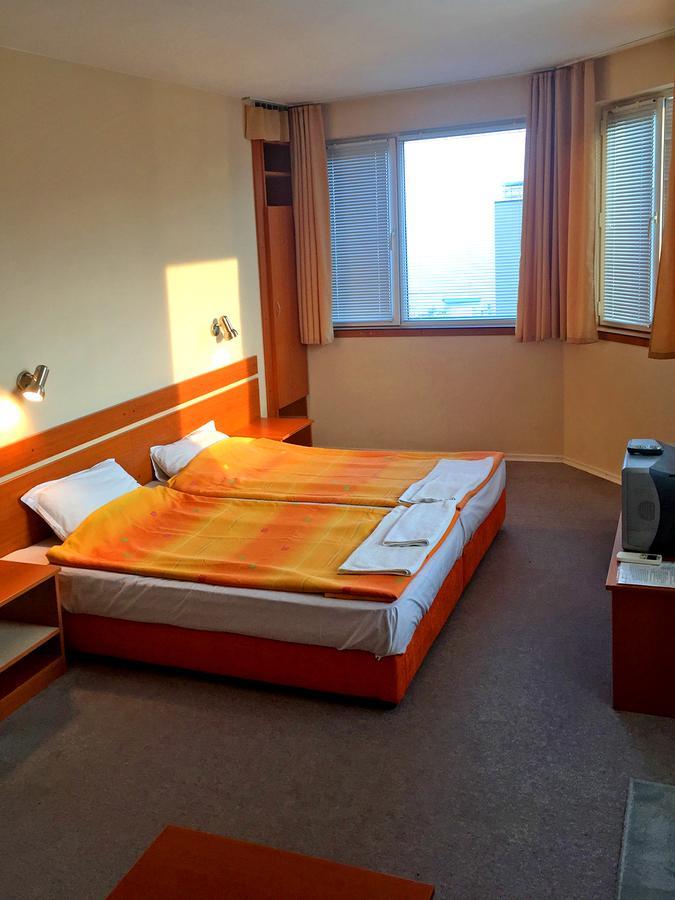 Villa Elfi Golden Sands Bagian luar foto