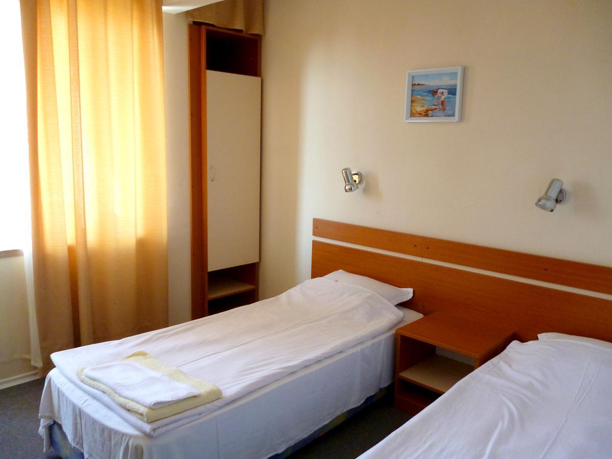 Villa Elfi Golden Sands Bagian luar foto