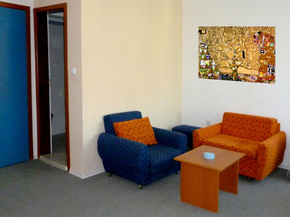 Villa Elfi Golden Sands Bagian luar foto